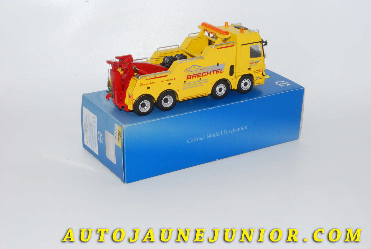 Le #4276 - Conrad - Mercedes - Camion  Actros 4 essieux Dépanneuse "Brechtel" est en vente sur Auto Jaune Junior ! Découvrez nos collections de diecast Minialuxe, CIJ, C-I-J, JRD, J-R-D,  Matchbox, Majorette… AutoJauneJunior.com : le site de vente en ligne et de partage pour les passionés de miniatures et collectionneurs de jouets anciens ! Des centaines de modèles en vente, et des nouveautés mises en ligne chaque jour à 21h00 !
