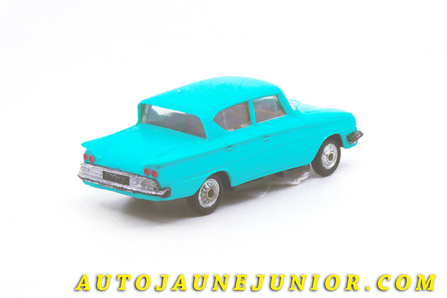 Le #4339 - Norev - Ford - Consul 315 Coupé est en vente sur Auto Jaune Junior ! Découvrez nos collections de diecast Minialuxe, CIJ, C-I-J, JRD, J-R-D,  Matchbox, Majorette… AutoJauneJunior.com : le site de vente en ligne et de partage pour les passionés de miniatures et collectionneurs de jouets anciens ! Des centaines de modèles en vente, et des nouveautés mises en ligne chaque jour à 21h00 !