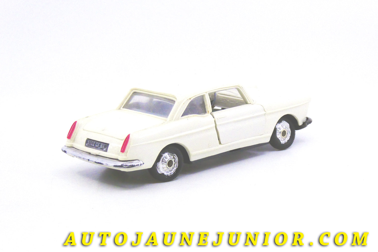 Le #4340 - Norev - Peugeot -  404 Coupé  est en vente sur Auto Jaune Junior ! Découvrez nos collections de diecast Minialuxe, CIJ, C-I-J, JRD, J-R-D,  Matchbox, Majorette… AutoJauneJunior.com : le site de vente en ligne et de partage pour les passionés de miniatures et collectionneurs de jouets anciens ! Des centaines de modèles en vente, et des nouveautés mises en ligne chaque jour à 21h00 !