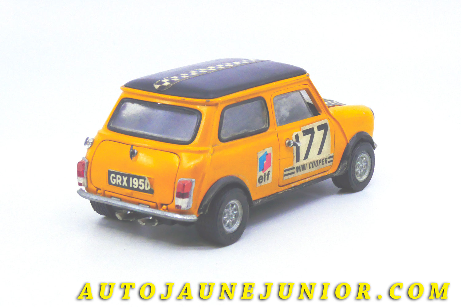 Le #4347 - Politoys - Morris - Cooper #177 « Mobil » est en vente sur Auto Jaune Junior ! Découvrez nos collections de diecast Minialuxe, CIJ, C-I-J, JRD, J-R-D,  Matchbox, Majorette… AutoJauneJunior.com : le site de vente en ligne et de partage pour les passionés de miniatures et collectionneurs de jouets anciens ! Des centaines de modèles en vente, et des nouveautés mises en ligne chaque jour à 21h00 !