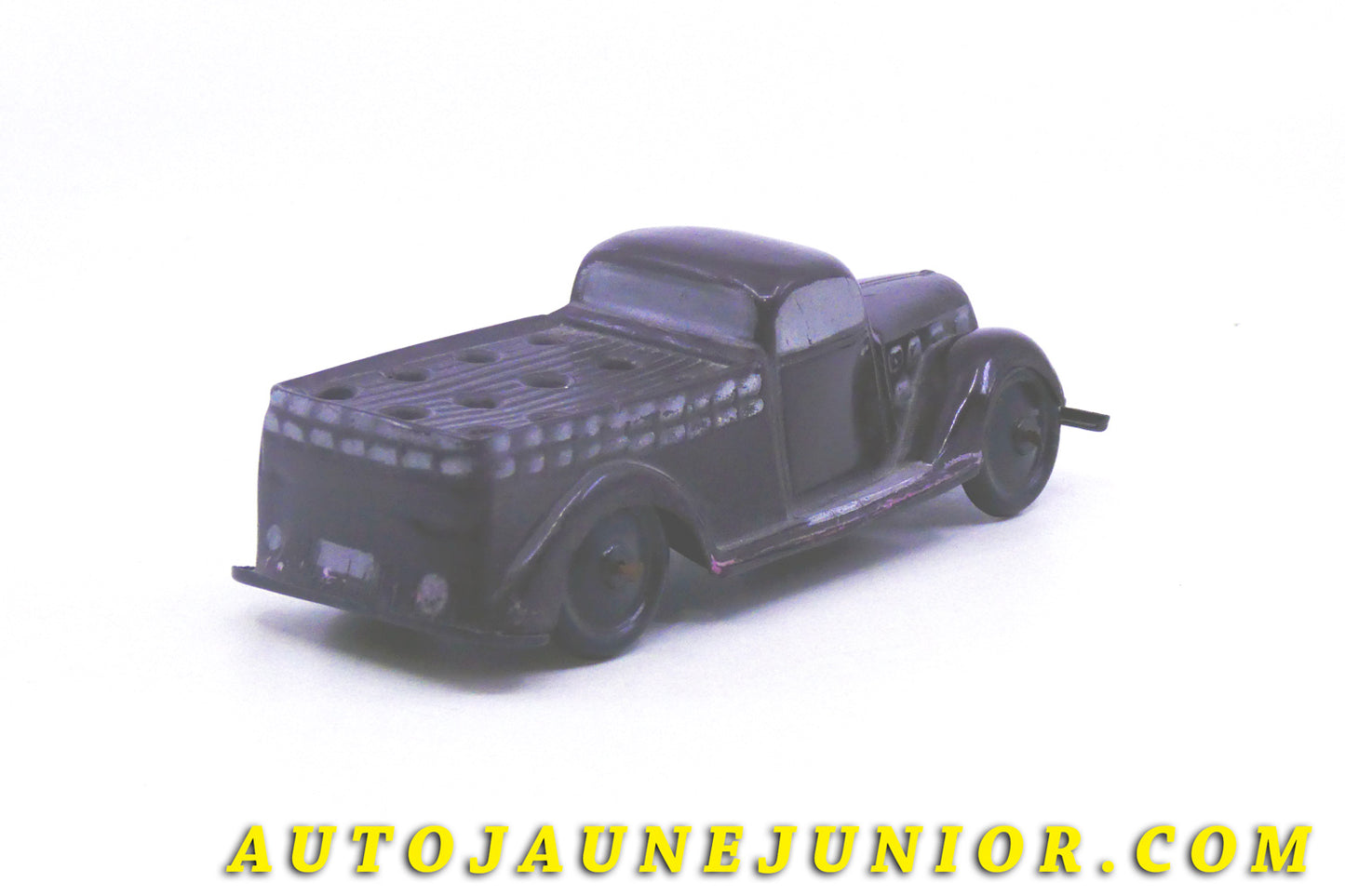 Le #4355 - Cellulo - Camion - Plateau Laitier (Mécanique) est en vente sur Auto Jaune Junior ! Découvrez nos collections de diecast Minialuxe, CIJ, C-I-J, JRD, J-R-D,  Matchbox, Majorette… AutoJauneJunior.com : le site de vente en ligne et de partage pour les passionés de miniatures et collectionneurs de jouets anciens ! Des centaines de modèles en vente, et des nouveautés mises en ligne chaque jour à 21h00 !