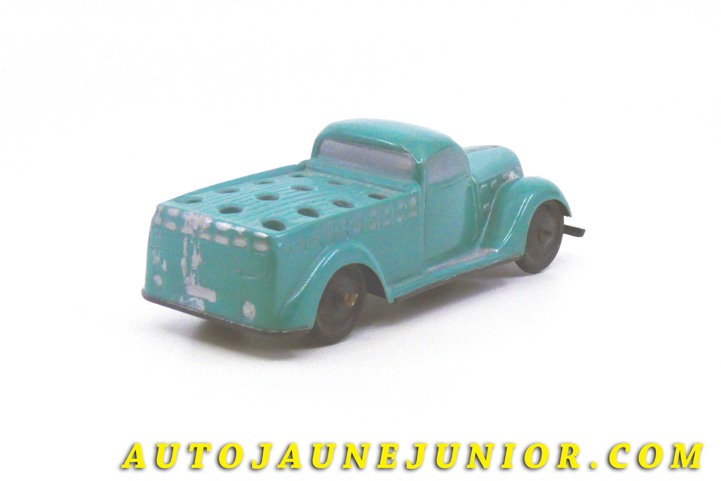 Le #4356 - Cellulo - Camion - Plateau Laitier est en vente sur Auto Jaune Junior ! Découvrez nos collections de diecast Minialuxe, CIJ, C-I-J, JRD, J-R-D,  Matchbox, Majorette… AutoJauneJunior.com : le site de vente en ligne et de partage pour les passionés de miniatures et collectionneurs de jouets anciens ! Des centaines de modèles en vente, et des nouveautés mises en ligne chaque jour à 21h00 !
