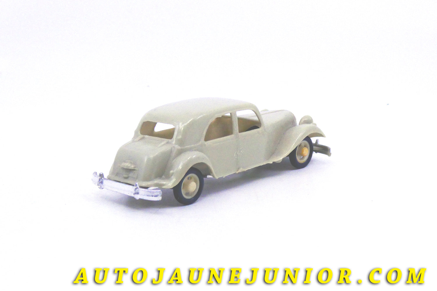 Le #4357 - Clé - Citroën - 11 CV Traction Avant  est en vente sur Auto Jaune Junior ! Découvrez nos collections de diecast Minialuxe, CIJ, C-I-J, JRD, J-R-D,  Matchbox, Majorette… AutoJauneJunior.com : le site de vente en ligne et de partage pour les passionés de miniatures et collectionneurs de jouets anciens ! Des centaines de modèles en vente, et des nouveautés mises en ligne chaque jour à 21h00 !