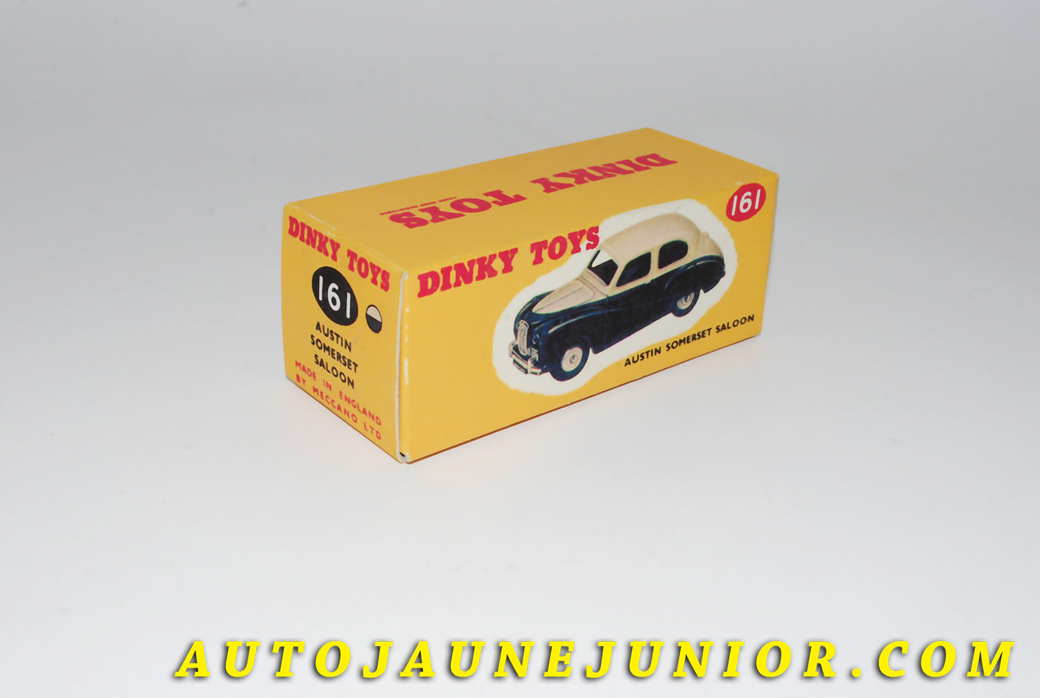 Le #4405 - Dinky Toys - Austin - Boite vide (REPRO) Sommerser Saloon est en vente sur Auto Jaune Junior ! Découvrez nos collections de diecast Minialuxe, CIJ, C-I-J, JRD, J-R-D,  Matchbox, Majorette… AutoJauneJunior.com : le site de vente en ligne et de partage pour les passionés de miniatures et collectionneurs de jouets anciens ! Des centaines de modèles en vente, et des nouveautés mises en ligne chaque jour à 21h00 !