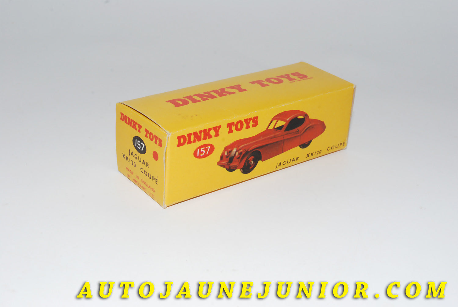 Le #4409 - Dinky Toys - Jaguar - Boite vide (REPRO) XK 120 Coupé est en vente sur Auto Jaune Junior ! Découvrez nos collections de diecast Minialuxe, CIJ, C-I-J, JRD, J-R-D,  Matchbox, Majorette… AutoJauneJunior.com : le site de vente en ligne et de partage pour les passionés de miniatures et collectionneurs de jouets anciens ! Des centaines de modèles en vente, et des nouveautés mises en ligne chaque jour à 21h00 !