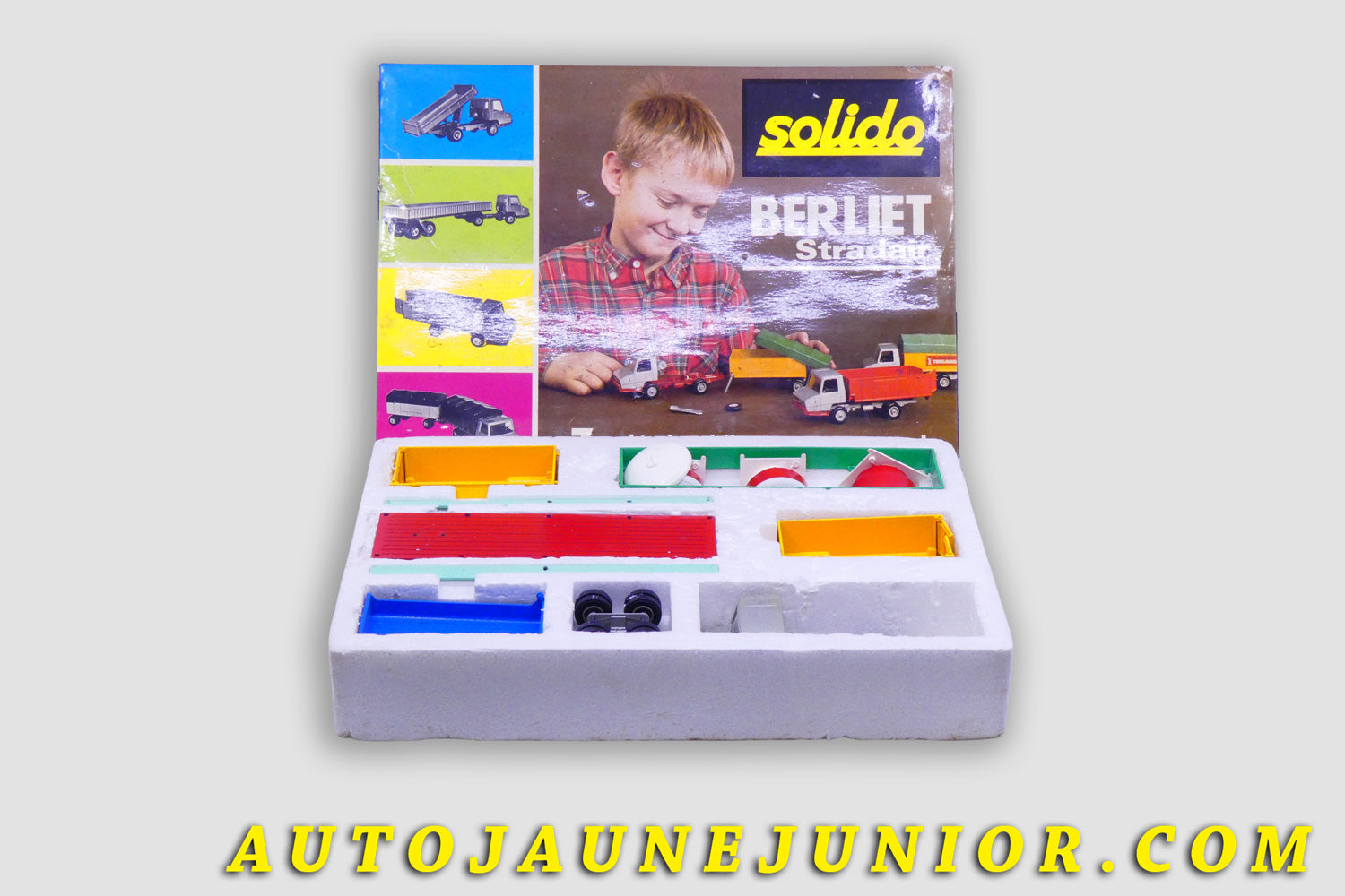 Le #4439 - Solido - Berliet - Coffret de montage Stradair   (7 véhicules à construire) est en vente sur Auto Jaune Junior ! Découvrez nos collections de diecast Minialuxe, CIJ, C-I-J, JRD, J-R-D,  Matchbox, Majorette… AutoJauneJunior.com : le site de vente en ligne et de partage pour les passionés de miniatures et collectionneurs de jouets anciens ! Des centaines de modèles en vente, et des nouveautés mises en ligne chaque jour à 21h00 !