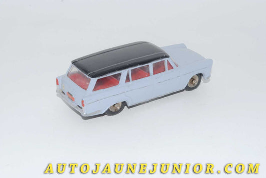 Le #4522 - Dinky Toys - Fiat - 1800 Familiale (Version avec Pavillon Bleu foncé !) est en vente sur Auto Jaune Junior ! Découvrez nos collections de diecast Minialuxe, CIJ, C-I-J, JRD, J-R-D,  Matchbox, Majorette… AutoJauneJunior.com : le site de vente en ligne et de partage pour les passionés de miniatures et collectionneurs de jouets anciens ! Des centaines de modèles en vente, et des nouveautés mises en ligne chaque jour à 21h00 !