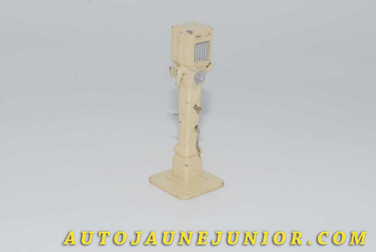 Le #4527 - Dinky Toys - Pompe à essence à double débit - Pompes "Ville de Paris" est en vente sur Auto Jaune Junior ! Découvrez nos collections de diecast Minialuxe, CIJ, C-I-J, JRD, J-R-D,  Matchbox, Majorette… AutoJauneJunior.com : le site de vente en ligne et de partage pour les passionés de miniatures et collectionneurs de jouets anciens ! Des centaines de modèles en vente, et des nouveautés mises en ligne chaque jour à 21h00 !