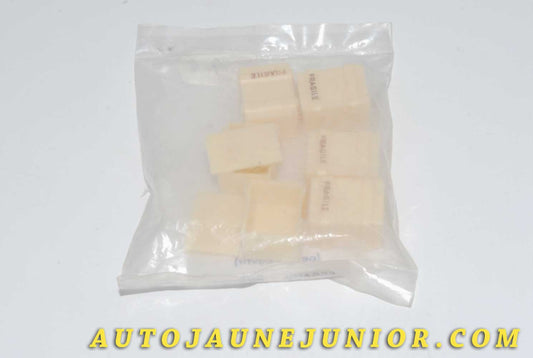 Le #4528 - Dinky Toys - Accessoires pièces détachées - Sachet de 10 caisses (Rare, original, jamais ouvert) est en vente sur Auto Jaune Junior ! Découvrez nos collections de diecast Minialuxe, CIJ, C-I-J, JRD, J-R-D,  Matchbox, Majorette… AutoJauneJunior.com : le site de vente en ligne et de partage pour les passionés de miniatures et collectionneurs de jouets anciens ! Des centaines de modèles en vente, et des nouveautés mises en ligne chaque jour à 21h00 !