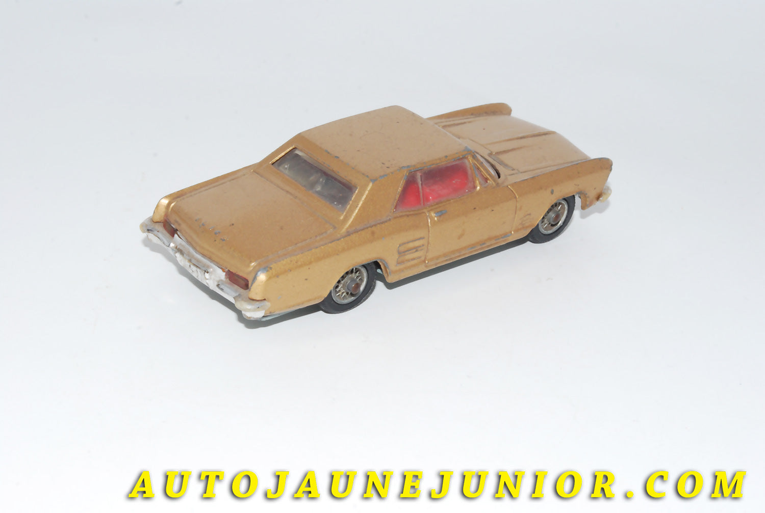 Le #4633 - Corgi Toys - Buick - Rivera Coupé est en vente sur Auto Jaune Junior ! Découvrez nos collections de diecast Minialuxe, CIJ, C-I-J, JRD, J-R-D,  Matchbox, Majorette… AutoJauneJunior.com : le site de vente en ligne et de partage pour les passionés de miniatures et collectionneurs de jouets anciens ! Des centaines de modèles en vente, et des nouveautés mises en ligne chaque jour à 21h00 !