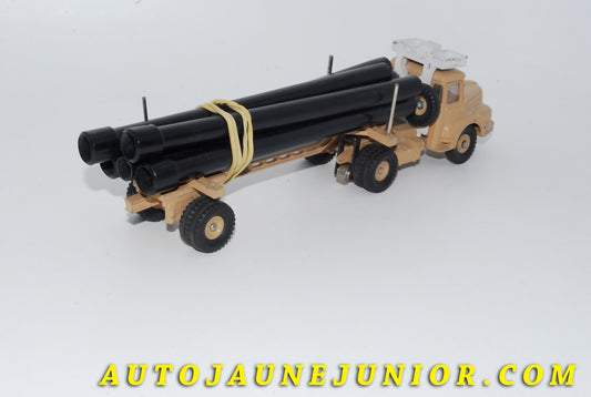 Le #4640 - Dinky Toys - Unic - Semi remorque porte tubes (jantes concave) est en vente sur Auto Jaune Junior ! Découvrez nos collections de diecast Minialuxe, CIJ, C-I-J, JRD, J-R-D,  Matchbox, Majorette… AutoJauneJunior.com : le site de vente en ligne et de partage pour les passionés de miniatures et collectionneurs de jouets anciens ! Des centaines de modèles en vente, et des nouveautés mises en ligne chaque jour à 21h00 !
