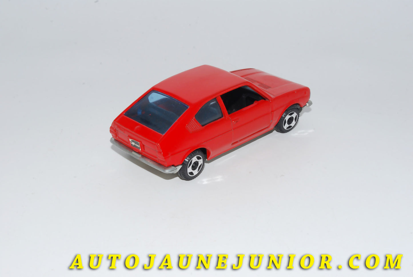 Le #4660 - Politoys - Alfa Roméo  - AlfaSud est en vente sur Auto Jaune Junior ! Découvrez nos collections de diecast Minialuxe, CIJ, C-I-J, JRD, J-R-D,  Matchbox, Majorette… AutoJauneJunior.com : le site de vente en ligne et de partage pour les passionés de miniatures et collectionneurs de jouets anciens ! Des centaines de modèles en vente, et des nouveautés mises en ligne chaque jour à 21h00 !