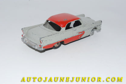 Le #4661 - Dinky Toys - Plymouth - Berline Belvedere (Type 1 sans X) est en vente sur Auto Jaune Junior ! Découvrez nos collections de diecast Minialuxe, CIJ, C-I-J, JRD, J-R-D,  Matchbox, Majorette… AutoJauneJunior.com : le site de vente en ligne et de partage pour les passionés de miniatures et collectionneurs de jouets anciens ! Des centaines de modèles en vente, et des nouveautés mises en ligne chaque jour à 21h00 !