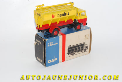 Le #4703 - Lion Car - DAF - 2000 camion d'alimentation pour bétail (BulkWagen) "Hendrix" est en vente sur Auto Jaune Junior ! Découvrez nos collections de diecast Minialuxe, CIJ, C-I-J, JRD, J-R-D,  Matchbox, Majorette… AutoJauneJunior.com : le site de vente en ligne et de partage pour les passionés de miniatures et collectionneurs de jouets anciens ! Des centaines de modèles en vente, et des nouveautés mises en ligne chaque jour à 21h00 !