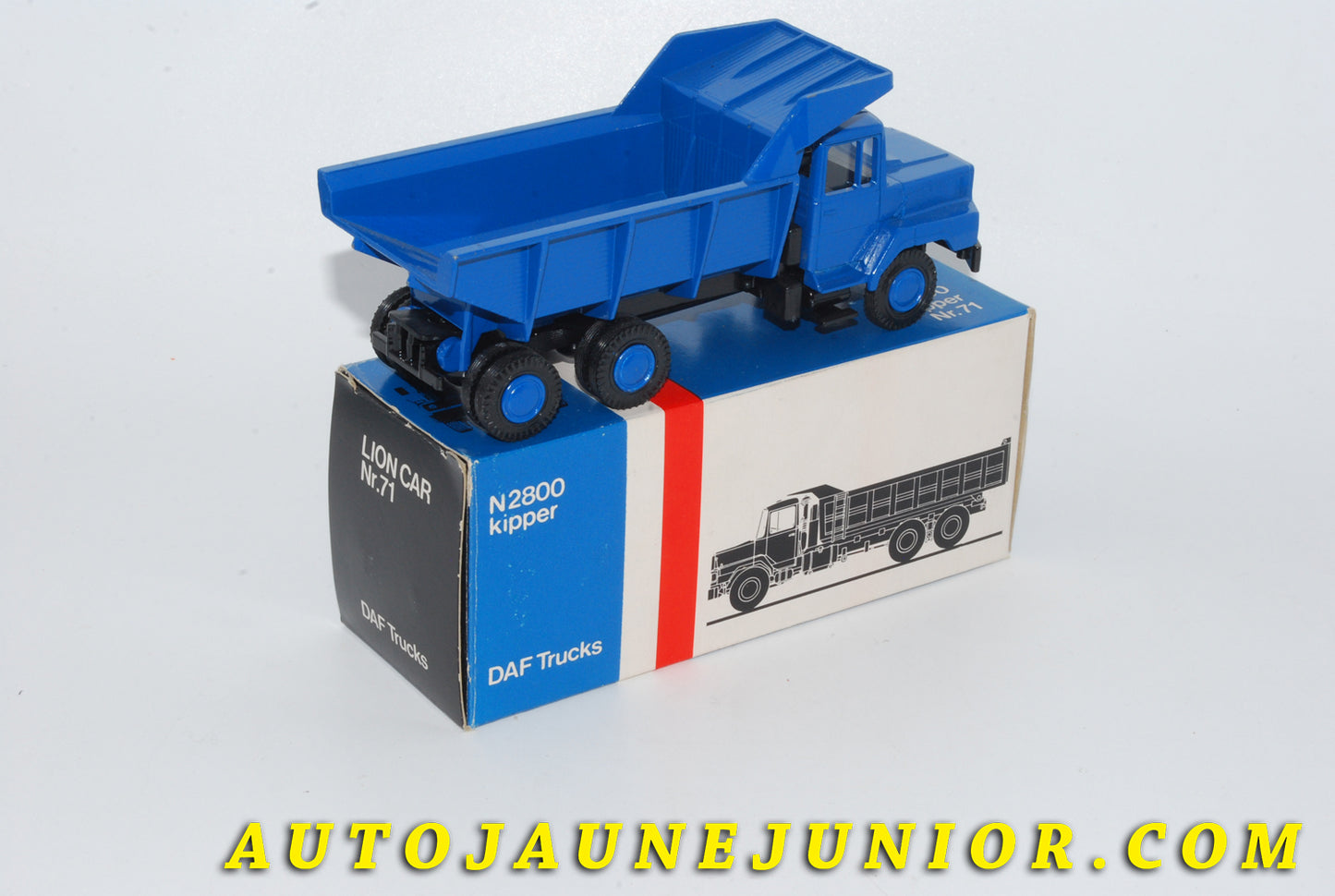 Le #4708 - Lion Car - DAF - Benne basculante (Kipper)  N2800  est en vente sur Auto Jaune Junior ! Découvrez nos collections de diecast Minialuxe, CIJ, C-I-J, JRD, J-R-D,  Matchbox, Majorette… AutoJauneJunior.com : le site de vente en ligne et de partage pour les passionés de miniatures et collectionneurs de jouets anciens ! Des centaines de modèles en vente, et des nouveautés mises en ligne chaque jour à 21h00 !