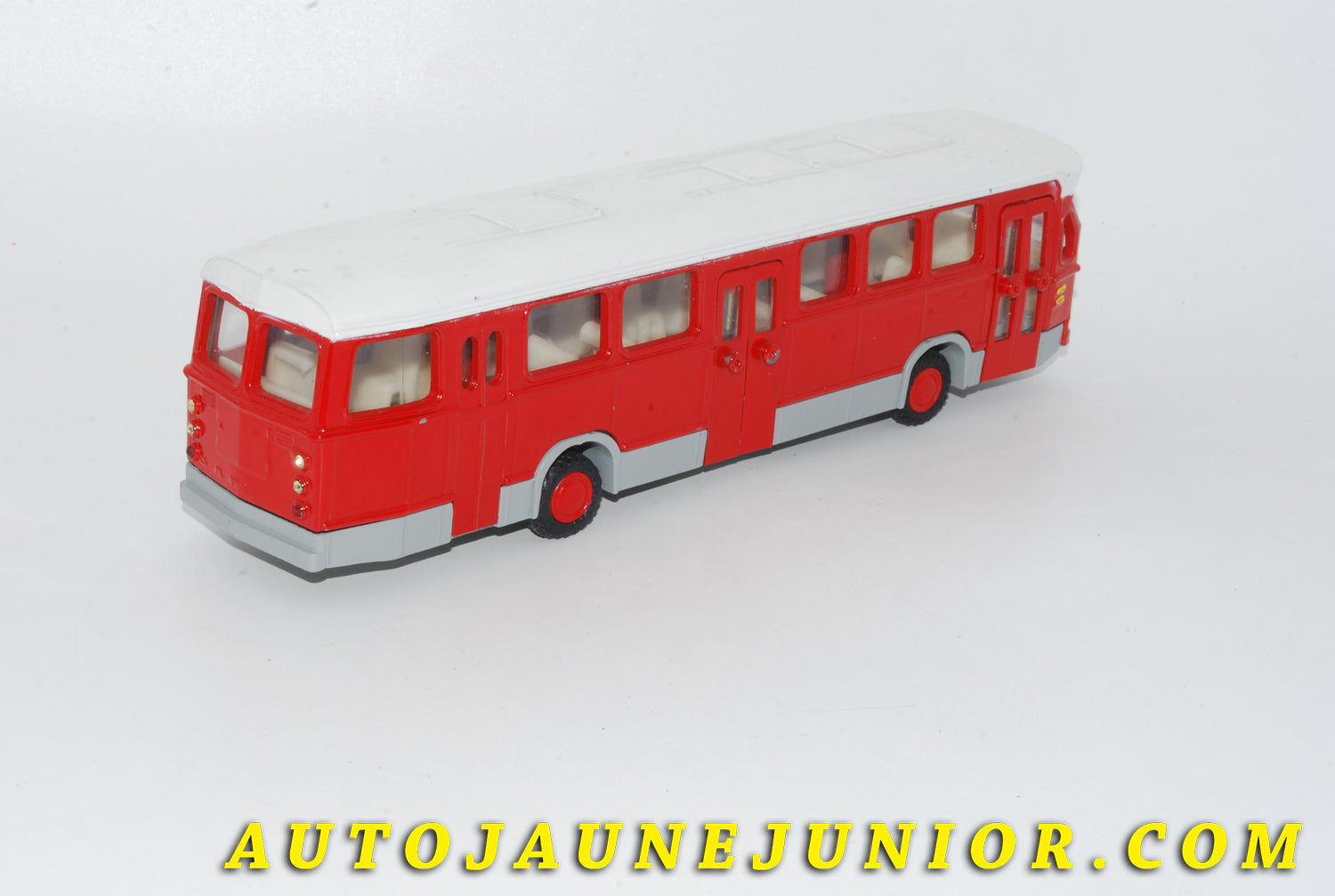 Le #4716 - Lion Car - DAF - Citybus (premier type) est en vente sur Auto Jaune Junior ! Découvrez nos collections de diecast Minialuxe, CIJ, C-I-J, JRD, J-R-D,  Matchbox, Majorette… AutoJauneJunior.com : le site de vente en ligne et de partage pour les passionés de miniatures et collectionneurs de jouets anciens ! Des centaines de modèles en vente, et des nouveautés mises en ligne chaque jour à 21h00 !