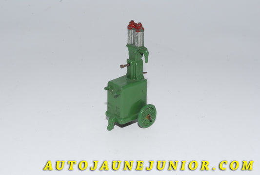Le #4721 - Dinky Toys - Pompes à essence - Station Mobile est en vente sur Auto Jaune Junior ! Découvrez nos collections de diecast Minialuxe, CIJ, C-I-J, JRD, J-R-D,  Matchbox, Majorette… AutoJauneJunior.com : le site de vente en ligne et de partage pour les passionés de miniatures et collectionneurs de jouets anciens ! Des centaines de modèles en vente, et des nouveautés mises en ligne chaque jour à 21h00 !