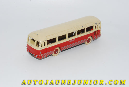 Le #4733 - Dinky Toys - Chausson - AP52 car est en vente sur Auto Jaune Junior ! Découvrez nos collections de diecast Minialuxe, CIJ, C-I-J, JRD, J-R-D,  Matchbox, Majorette… AutoJauneJunior.com : le site de vente en ligne et de partage pour les passionés de miniatures et collectionneurs de jouets anciens ! Des centaines de modèles en vente, et des nouveautés mises en ligne chaque jour à 21h00 !