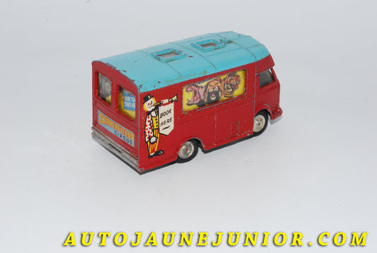Le #4742 - Corgi Toys - Karrier - Camionnette Bentam de vente de billets de cirque "Chipperfields" est en vente sur Auto Jaune Junior ! Découvrez nos collections de diecast Minialuxe, CIJ, C-I-J, JRD, J-R-D,  Matchbox, Majorette… AutoJauneJunior.com : le site de vente en ligne et de partage pour les passionés de miniatures et collectionneurs de jouets anciens ! Des centaines de modèles en vente, et des nouveautés mises en ligne chaque jour à 21h00 !