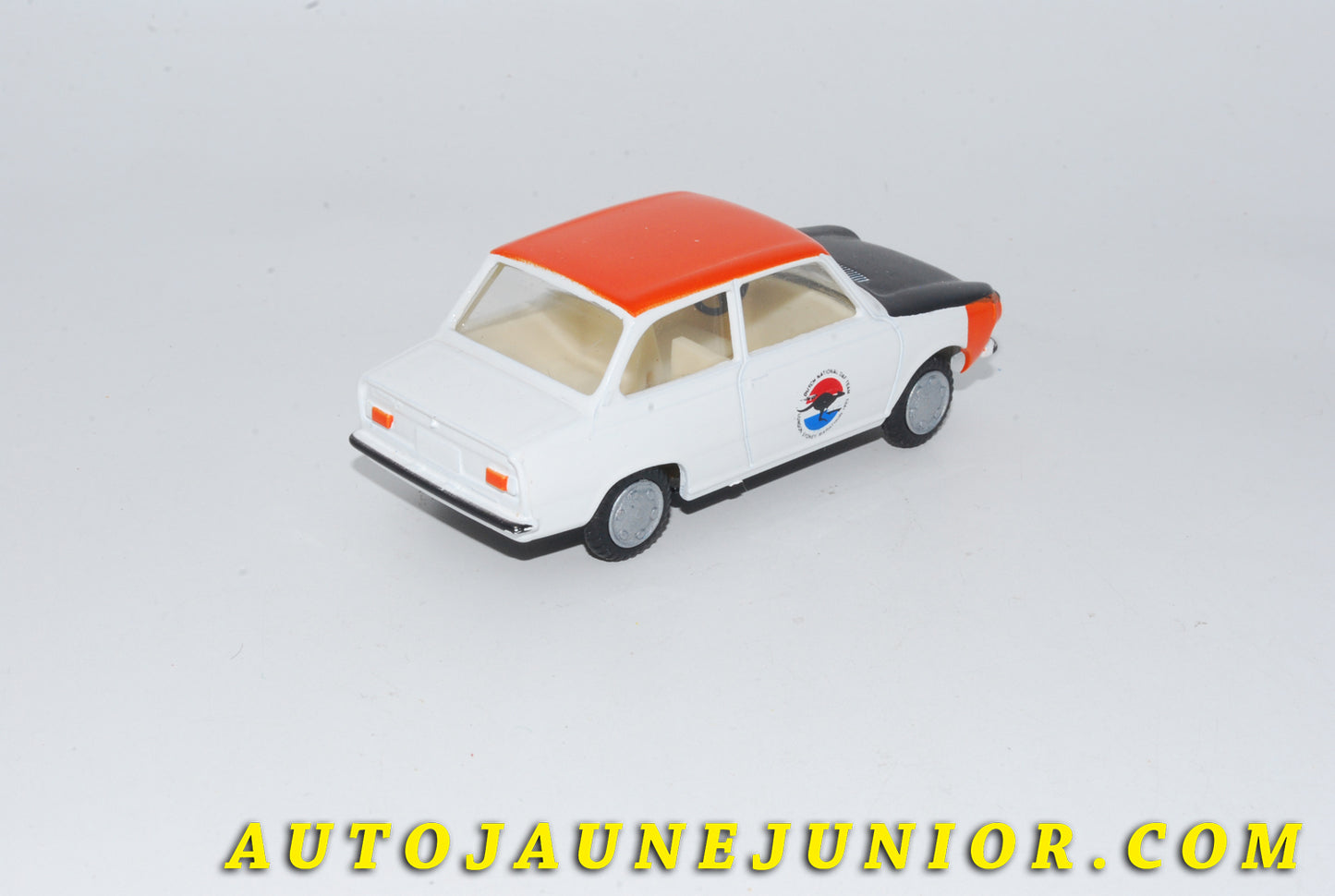 Le #4756 - Lion Car - DAF - Variomatic 55 Sedan "Dutch National DAF Team" Rallye - Londres Sydney 1968 est en vente sur Auto Jaune Junior ! Découvrez nos collections de diecast Minialuxe, CIJ, C-I-J, JRD, J-R-D,  Matchbox, Majorette… AutoJauneJunior.com : le site de vente en ligne et de partage pour les passionés de miniatures et collectionneurs de jouets anciens ! Des centaines de modèles en vente, et des nouveautés mises en ligne chaque jour à 21h00 !