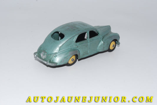 Le #4763 - Dinky Toys - Peugeot - 203 Berline Type 1  est en vente sur Auto Jaune Junior ! Découvrez nos collections de diecast Minialuxe, CIJ, C-I-J, JRD, J-R-D,  Matchbox, Majorette… AutoJauneJunior.com : le site de vente en ligne et de partage pour les passionés de miniatures et collectionneurs de jouets anciens ! Des centaines de modèles en vente, et des nouveautés mises en ligne chaque jour à 21h00 !