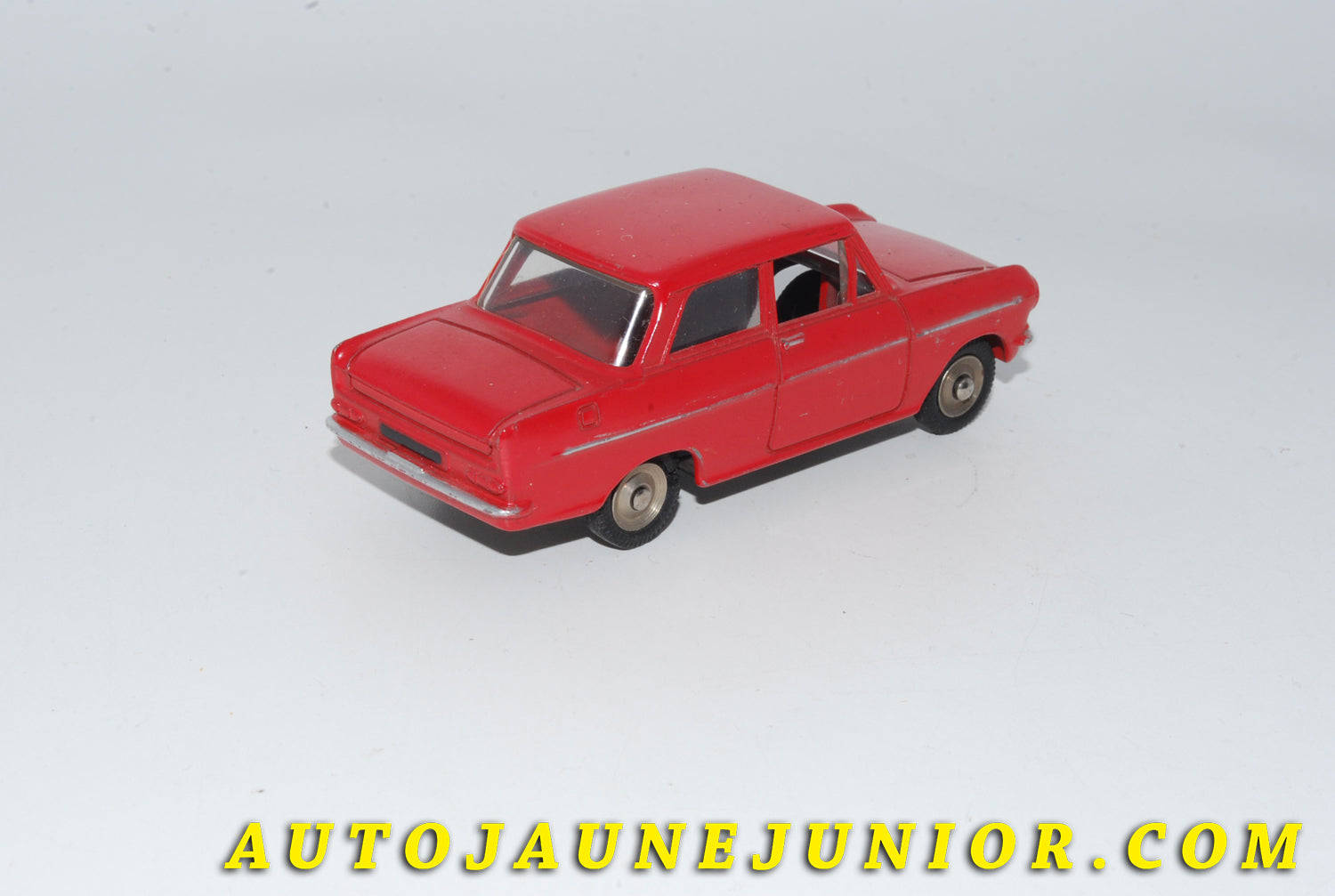 Le #4765 - Dinky Toys - Opel - Kadett  (originale version sans intérieur !) est en vente sur Auto Jaune Junior ! Découvrez nos collections de diecast Minialuxe, CIJ, C-I-J, JRD, J-R-D,  Matchbox, Majorette… AutoJauneJunior.com : le site de vente en ligne et de partage pour les passionés de miniatures et collectionneurs de jouets anciens ! Des centaines de modèles en vente, et des nouveautés mises en ligne chaque jour à 21h00 !