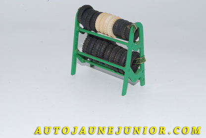 Le #4769 - Dinky Toys - Accessoire - Porte Pneus  Dunlop est en vente sur Auto Jaune Junior ! Découvrez nos collections de diecast Minialuxe, CIJ, C-I-J, JRD, J-R-D,  Matchbox, Majorette… AutoJauneJunior.com : le site de vente en ligne et de partage pour les passionés de miniatures et collectionneurs de jouets anciens ! Des centaines de modèles en vente, et des nouveautés mises en ligne chaque jour à 21h00 !
