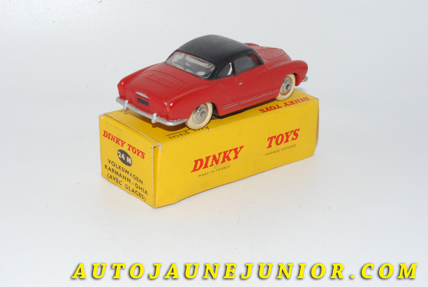 Le #4770 - Dinky Toys - Volkswagen - Karmann-Ghia - Premier moule !  est en vente sur Auto Jaune Junior ! Découvrez nos collections de diecast Minialuxe, CIJ, C-I-J, JRD, J-R-D,  Matchbox, Majorette… AutoJauneJunior.com : le site de vente en ligne et de partage pour les passionés de miniatures et collectionneurs de jouets anciens ! Des centaines de modèles en vente, et des nouveautés mises en ligne chaque jour à 21h00 !