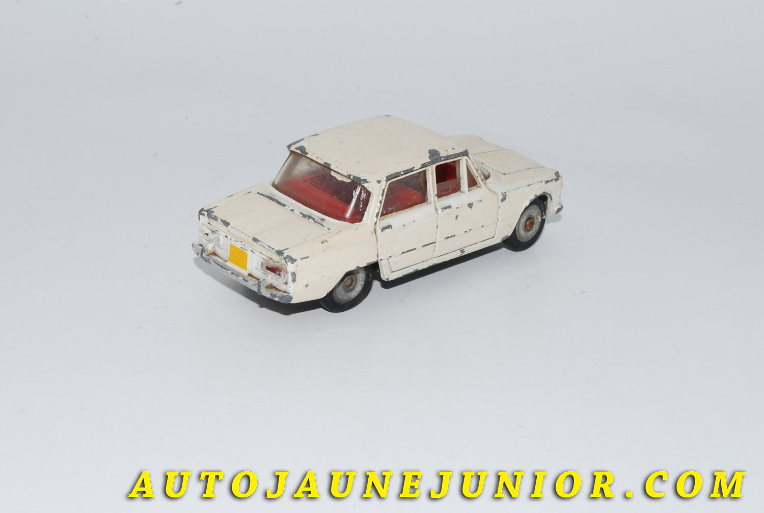 Le #4781 - Dinky Toys - Alfa Roméo  - Giulia 1600 TI est en vente sur Auto Jaune Junior ! Découvrez nos collections de diecast Minialuxe, CIJ, C-I-J, JRD, J-R-D,  Matchbox, Majorette… AutoJauneJunior.com : le site de vente en ligne et de partage pour les passionés de miniatures et collectionneurs de jouets anciens ! Des centaines de modèles en vente, et des nouveautés mises en ligne chaque jour à 21h00 !