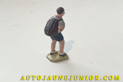 Le Hornby Personnage Campeur est en vente sur Auto Jaune Junior ! Découvrez nos collections de diecast Minialuxe, CIJ, C-I-J, JRD, J-R-D,  Matchbox, Majorette… AutoJaune Junior ; AutoJauneJunior.com : LE site de partage pour les passionés de miniatures et collectionneurs de jouets anciens ! 