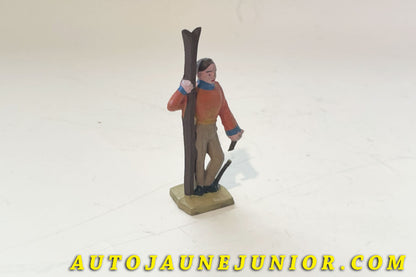 Le Hornby Personnage Skieur  est en vente sur Auto Jaune Junior ! Découvrez nos collections de diecast Minialuxe, CIJ, C-I-J, JRD, J-R-D,  Matchbox, Majorette… AutoJaune Junior ; AutoJauneJunior.com : LE site de partage pour les passionés de miniatures et collectionneurs de jouets anciens ! 