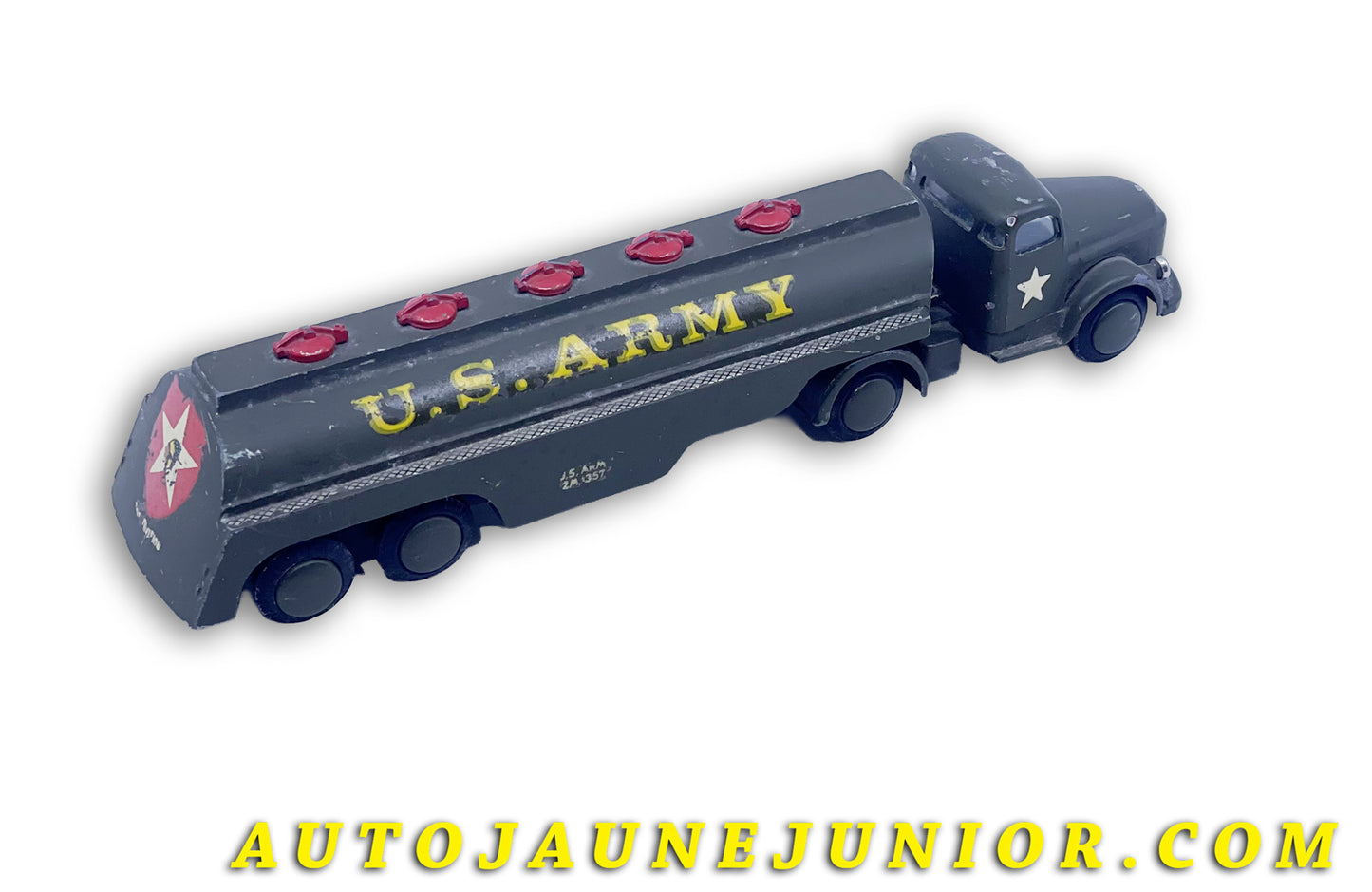 Le Tekno Volvo N88 tracteur semi remorque citerne"US army" est en vente sur Auto Jaune Junior ! Découvrez nos collections de diecast Minialuxe, CIJ, C-I-J, JRD, J-R-D,  Matchbox, Majorette… AutoJaune Junior ; AutoJauneJunior.com : LE site de partage pour les passionés de miniatures et collectionneurs de jouets anciens ! 