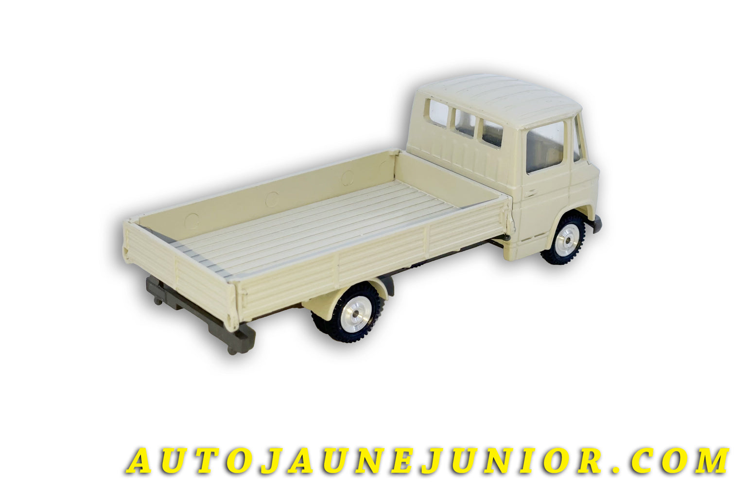 Le Cursor Mercedes L407D ridelles est en vente sur Auto Jaune Junior ! Découvrez nos collections de diecast Minialuxe, CIJ, C-I-J, JRD, J-R-D,  Matchbox, Majorette… AutoJaune Junior ; AutoJauneJunior.com : LE site de partage pour les passionés de miniatures et collectionneurs de jouets anciens ! 