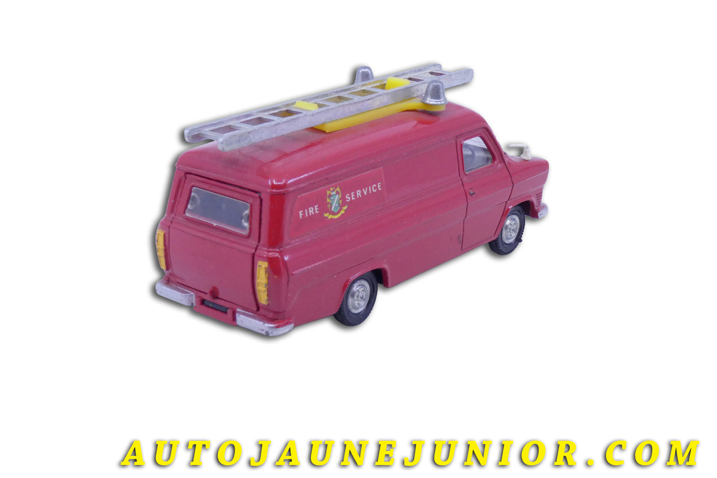 Le Dinky Toys Ford Transit Fourgon "Fire Service" est en vente sur Auto Jaune Junior ! Découvrez nos collections de diecast Minialuxe, CIJ, C-I-J, JRD, J-R-D,  Matchbox, Majorette… AutoJaune Junior ; AutoJauneJunior.com : LE site de partage pour les passionés de miniatures et collectionneurs de jouets anciens ! 