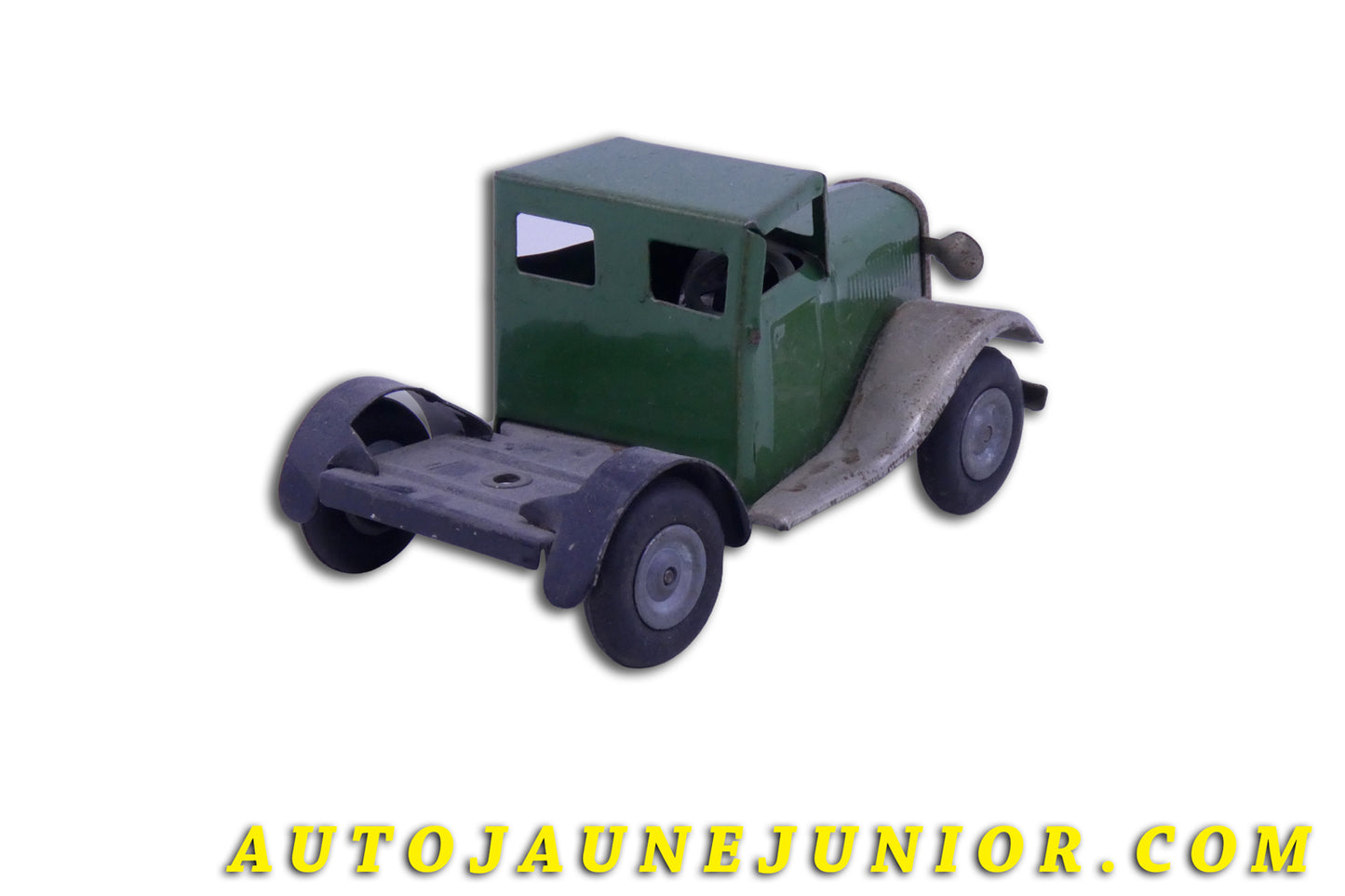 Le Tri Ang Minic Camion Tracteur sans sa semi remorque (Mécanisme de remontage à clées) est en vente sur Auto Jaune Junior ! Découvrez nos collections de diecast Minialuxe, CIJ, C-I-J, JRD, J-R-D,  Matchbox, Majorette… AutoJaune Junior ; AutoJauneJunior.com : LE site de partage pour les passionés de miniatures et collectionneurs de jouets anciens ! 