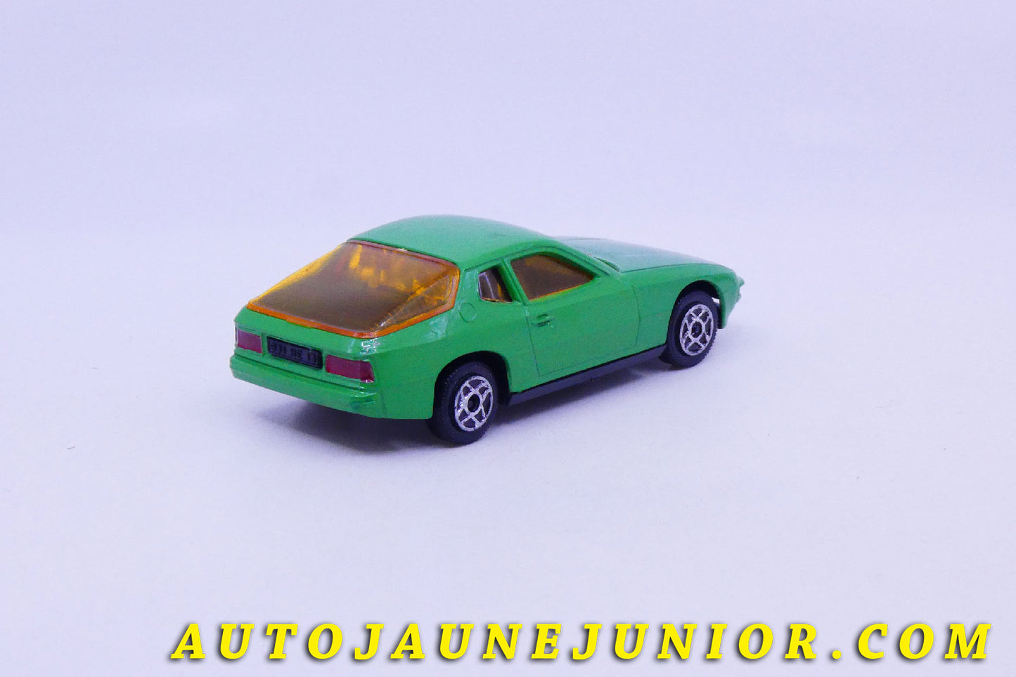 Le #5400 - Norev - Porsche - 924 est en vente sur Auto Jaune Junior ! Découvrez nos collections de diecast Minialuxe, CIJ, C-I-J, JRD, J-R-D,  Matchbox, Majorette… AutoJauneJunior.com : le site de vente en ligne et de partage pour les passionés de miniatures et collectionneurs de jouets anciens ! Des centaines de modèles en vente, et des nouveautés mises en ligne chaque jour à 21h00 !