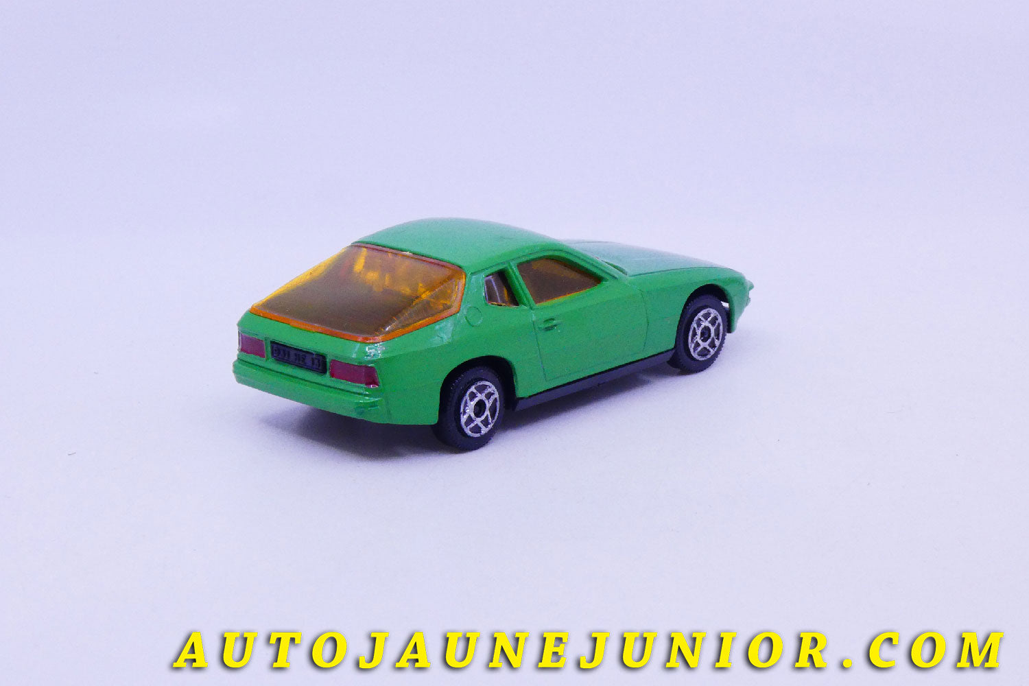 Le #5400 - Norev - Porsche - 924 est en vente sur Auto Jaune Junior ! Découvrez nos collections de diecast Minialuxe, CIJ, C-I-J, JRD, J-R-D,  Matchbox, Majorette… AutoJauneJunior.com : le site de vente en ligne et de partage pour les passionés de miniatures et collectionneurs de jouets anciens ! Des centaines de modèles en vente, et des nouveautés mises en ligne chaque jour à 21h00 !