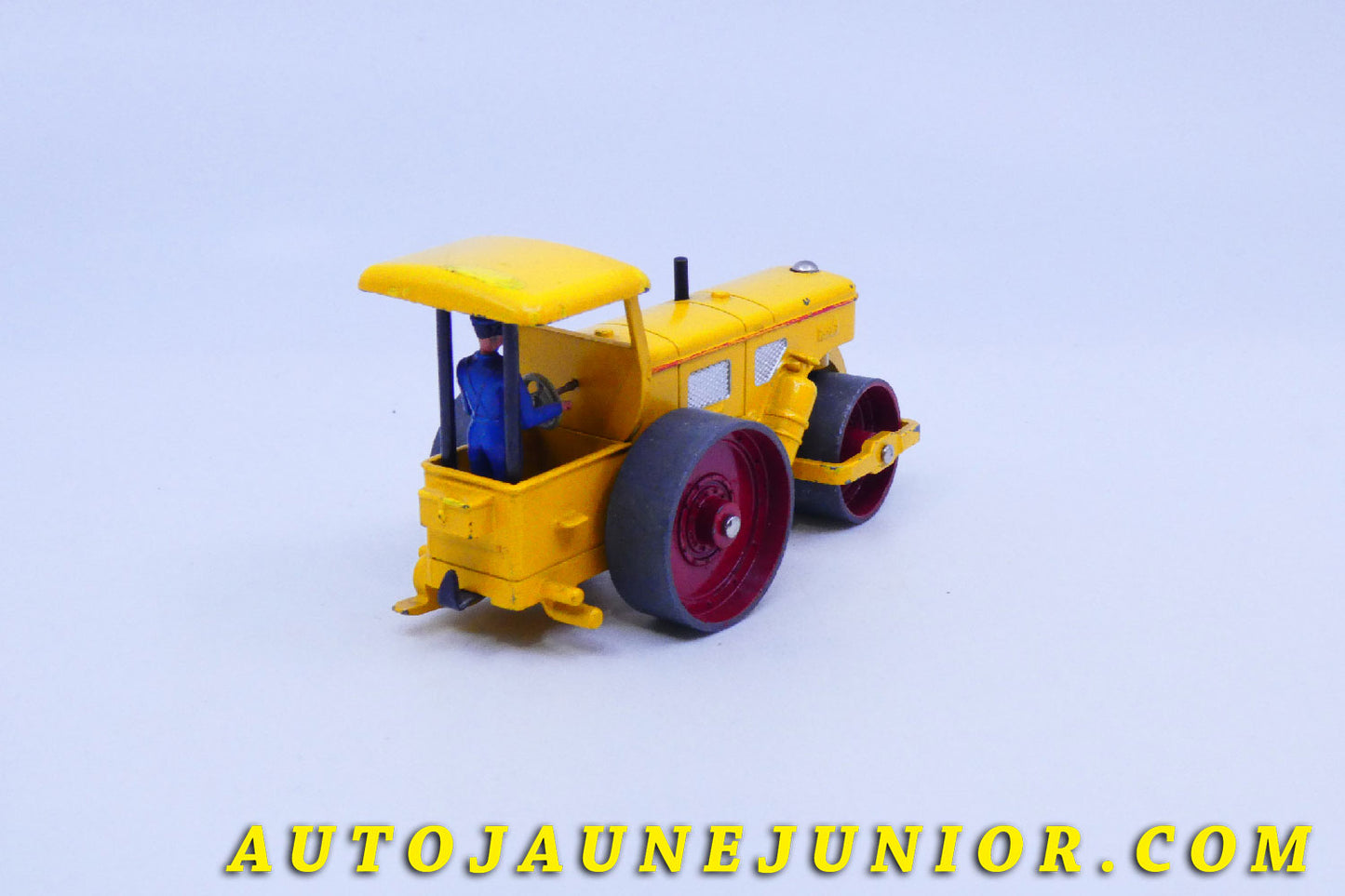 Le #5438 - Dinky Toys - Richier - Rouleau Compresseur est en vente sur Auto Jaune Junior ! Découvrez nos collections de diecast Minialuxe, CIJ, C-I-J, JRD, J-R-D,  Matchbox, Majorette… AutoJauneJunior.com : le site de vente en ligne et de partage pour les passionés de miniatures et collectionneurs de jouets anciens ! Des centaines de modèles en vente, et des nouveautés mises en ligne chaque jour à 21h00 !