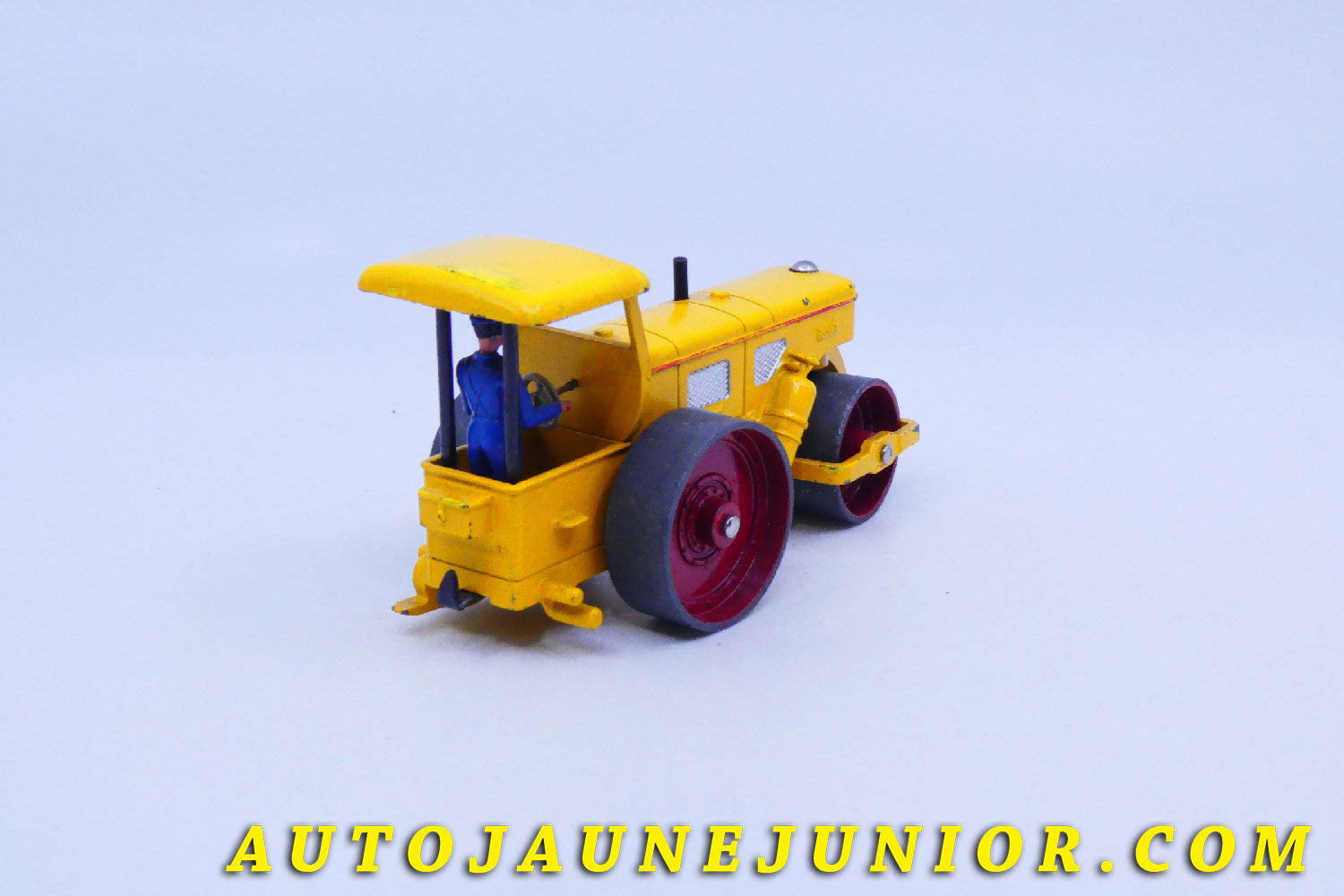 Le #5438 - Dinky Toys - Richier - Rouleau Compresseur est en vente sur Auto Jaune Junior ! Découvrez nos collections de diecast Minialuxe, CIJ, C-I-J, JRD, J-R-D,  Matchbox, Majorette… AutoJauneJunior.com : le site de vente en ligne et de partage pour les passionés de miniatures et collectionneurs de jouets anciens ! Des centaines de modèles en vente, et des nouveautés mises en ligne chaque jour à 21h00 !