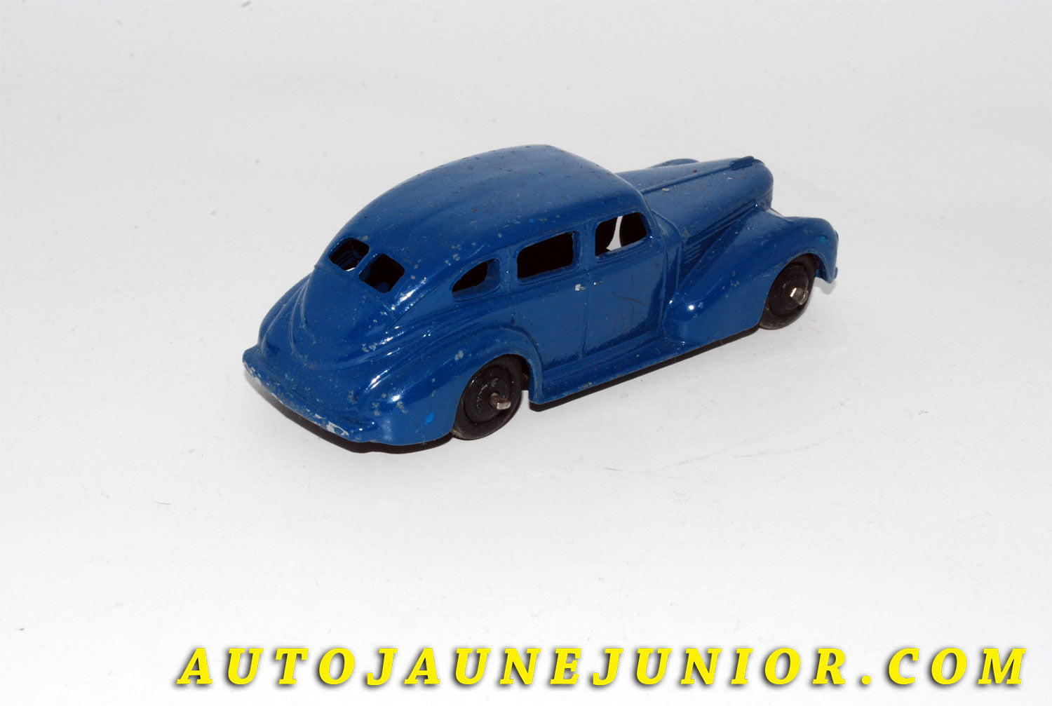 Le #5500 - Dinky Toys - Chrysler - Royal Saloon est en vente sur Auto Jaune Junior ! Découvrez nos collections de diecast Minialuxe, CIJ, C-I-J, JRD, J-R-D,  Matchbox, Majorette… AutoJauneJunior.com : le site de vente en ligne et de partage pour les passionés de miniatures et collectionneurs de jouets anciens ! Des centaines de modèles en vente, et des nouveautés mises en ligne chaque jour à 21h00 !