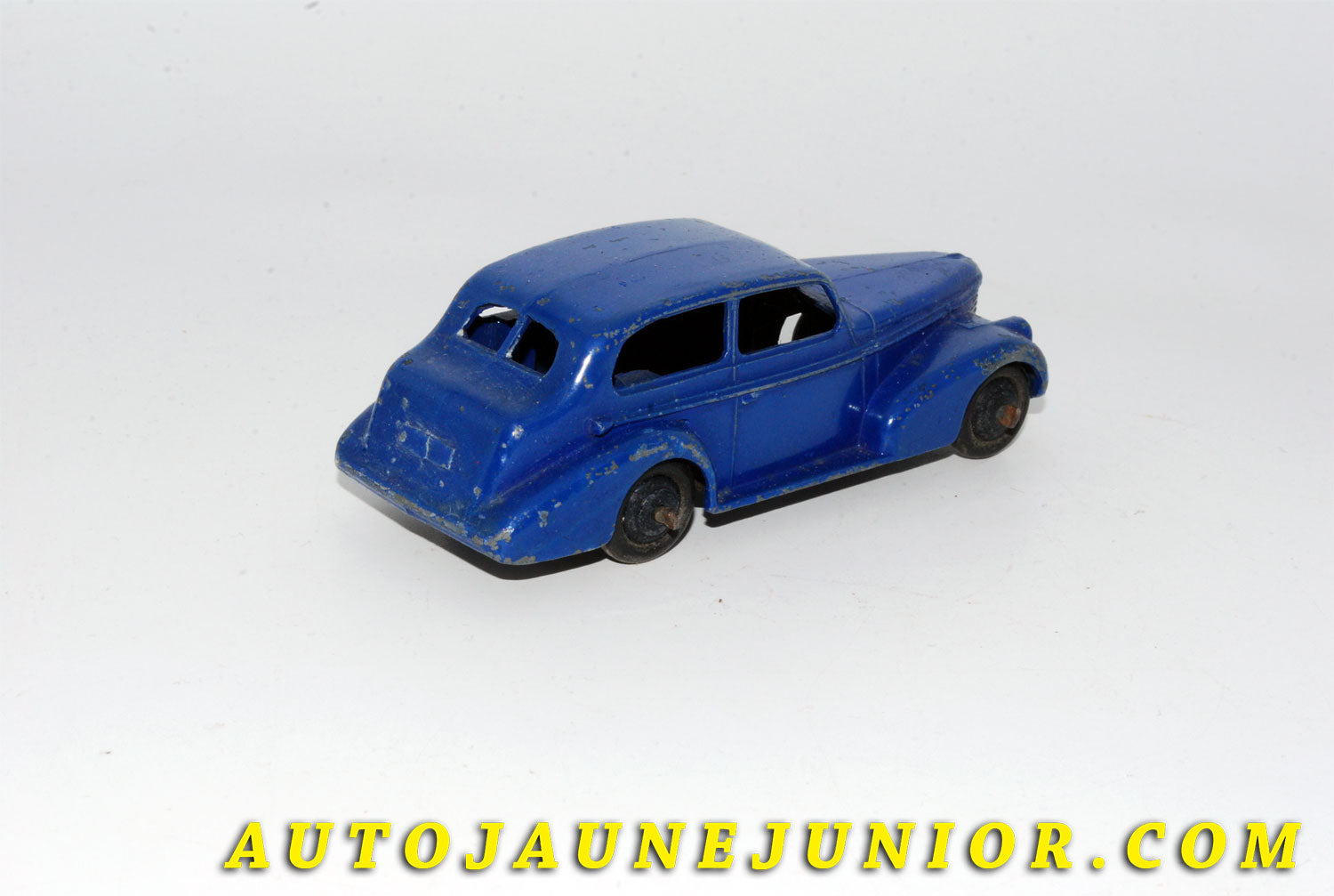 Le #5507 - Dinky Toys - Oldsmobile - Six Berline est en vente sur Auto Jaune Junior ! Découvrez nos collections de diecast Minialuxe, CIJ, C-I-J, JRD, J-R-D,  Matchbox, Majorette… AutoJauneJunior.com : le site de vente en ligne et de partage pour les passionés de miniatures et collectionneurs de jouets anciens ! Des centaines de modèles en vente, et des nouveautés mises en ligne chaque jour à 21h00 !