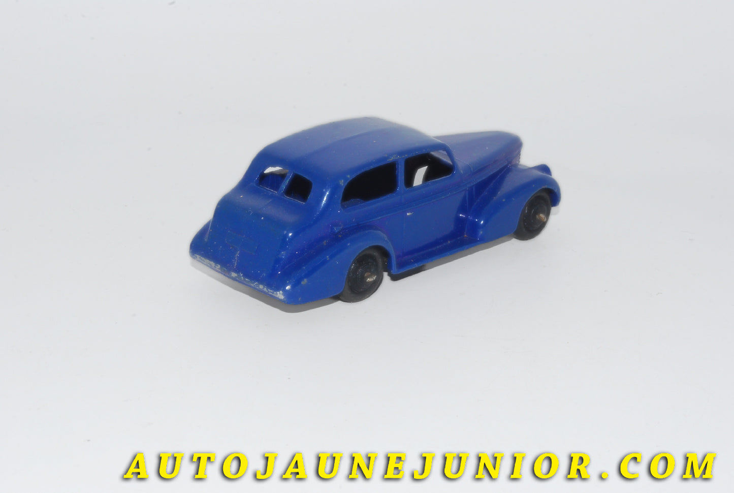 Le #5512 - Dinky Toys - Oldsmobile - Six Berline est en vente sur Auto Jaune Junior ! Découvrez nos collections de diecast Minialuxe, CIJ, C-I-J, JRD, J-R-D,  Matchbox, Majorette… AutoJauneJunior.com : le site de vente en ligne et de partage pour les passionés de miniatures et collectionneurs de jouets anciens ! Des centaines de modèles en vente, et des nouveautés mises en ligne chaque jour à 21h00 !