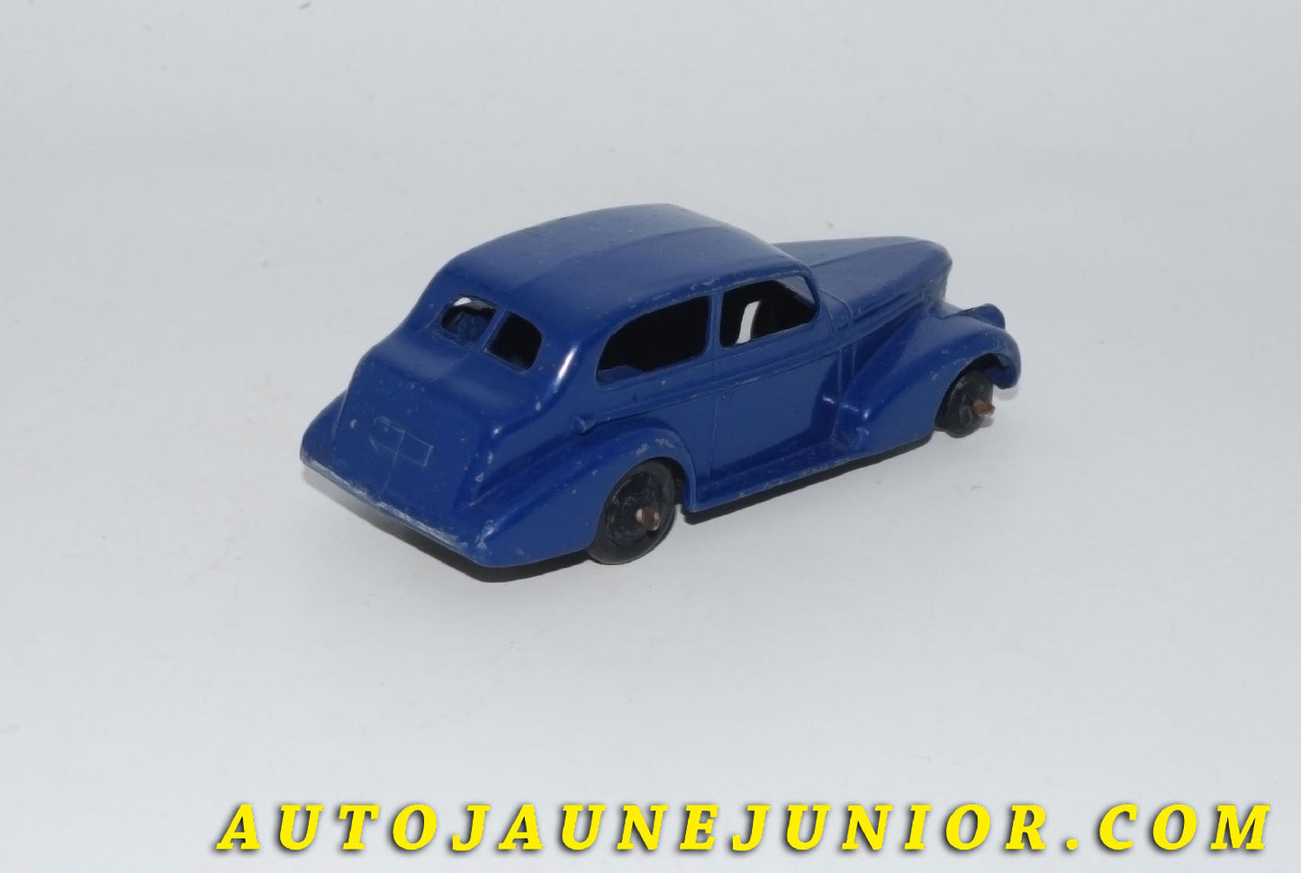Le #5526 - Dinky Toys - Oldsmobile - 6 Berline "Saloon" est en vente sur Auto Jaune Junior ! Découvrez nos collections de diecast Minialuxe, CIJ, C-I-J, JRD, J-R-D,  Matchbox, Majorette… AutoJauneJunior.com : le site de vente en ligne et de partage pour les passionés de miniatures et collectionneurs de jouets anciens ! Des centaines de modèles en vente, et des nouveautés mises en ligne chaque jour à 21h00 !