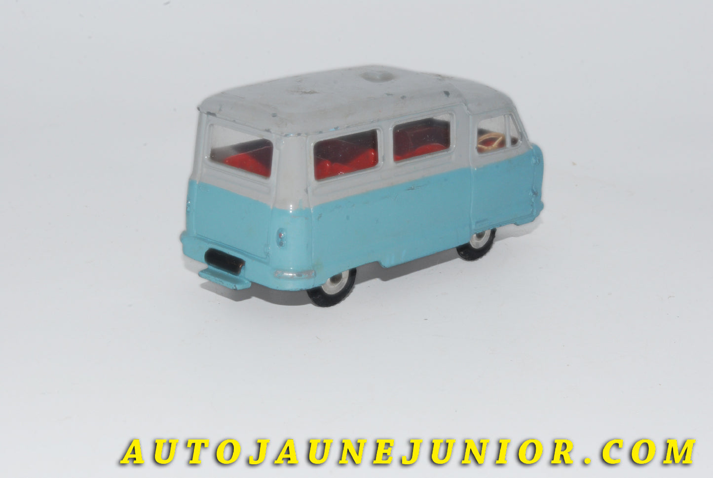 Le #5533 - Dinky Toys - Standard - Atlas Autobus est en vente sur Auto Jaune Junior ! Découvrez nos collections de diecast Minialuxe, CIJ, C-I-J, JRD, J-R-D,  Matchbox, Majorette… AutoJauneJunior.com : le site de vente en ligne et de partage pour les passionés de miniatures et collectionneurs de jouets anciens ! Des centaines de modèles en vente, et des nouveautés mises en ligne chaque jour à 21h00 !