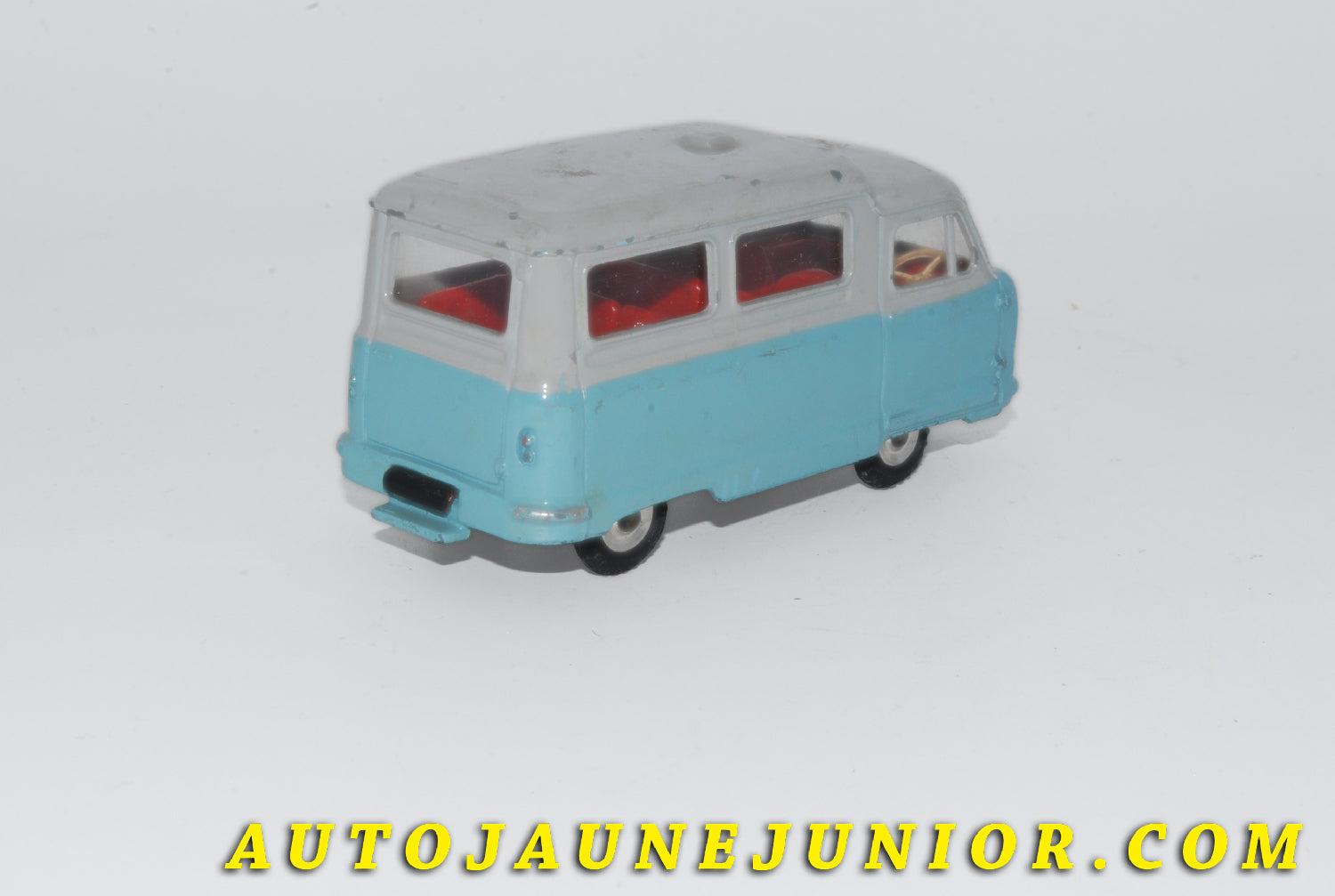 Le #5533 - Dinky Toys - Standard - Atlas Autobus est en vente sur Auto Jaune Junior ! Découvrez nos collections de diecast Minialuxe, CIJ, C-I-J, JRD, J-R-D,  Matchbox, Majorette… AutoJauneJunior.com : le site de vente en ligne et de partage pour les passionés de miniatures et collectionneurs de jouets anciens ! Des centaines de modèles en vente, et des nouveautés mises en ligne chaque jour à 21h00 !