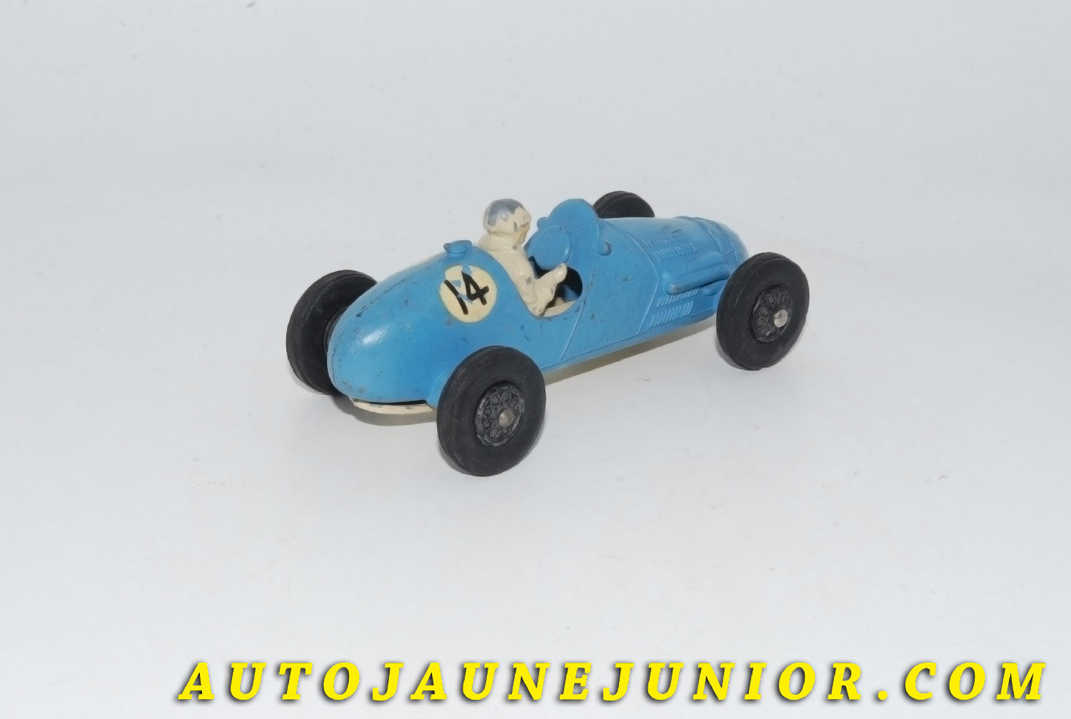 Le #5542 - Crescent Toys - Gordini - 2,5 Litres Grand Prix #14 est en vente sur Auto Jaune Junior ! Découvrez nos collections de diecast Minialuxe, CIJ, C-I-J, JRD, J-R-D,  Matchbox, Majorette… AutoJauneJunior.com : le site de vente en ligne et de partage pour les passionés de miniatures et collectionneurs de jouets anciens ! Des centaines de modèles en vente, et des nouveautés mises en ligne chaque jour à 21h00 !