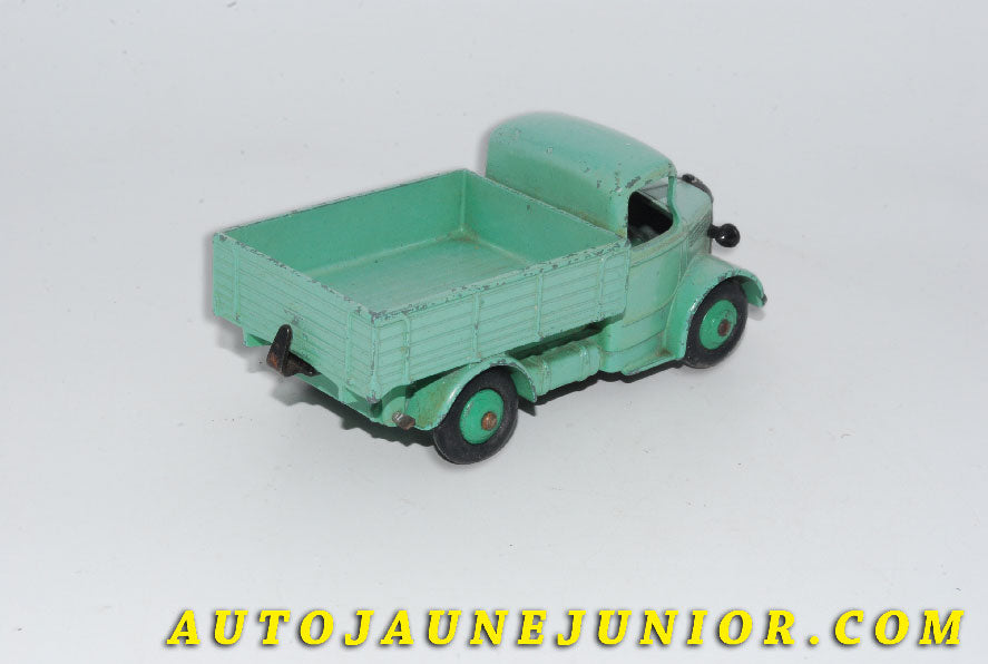 Le #5544 - Dinky Toys - Bedford - Camion « O » Ridelles  (peu fréquente variante de couleur.) est en vente sur Auto Jaune Junior ! Découvrez nos collections de diecast Minialuxe, CIJ, C-I-J, JRD, J-R-D,  Matchbox, Majorette… AutoJauneJunior.com : le site de vente en ligne et de partage pour les passionés de miniatures et collectionneurs de jouets anciens ! Des centaines de modèles en vente, et des nouveautés mises en ligne chaque jour à 21h00 !
