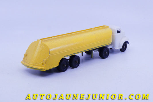 Le #5801 - Ralstoy - Ford - Cabover tracteur semi remorque citerne est en vente sur Auto Jaune Junior ! Découvrez nos collections de diecast Minialuxe, CIJ, C-I-J, JRD, J-R-D,  Matchbox, Majorette… AutoJauneJunior.com : le site de vente en ligne et de partage pour les passionés de miniatures et collectionneurs de jouets anciens ! Des centaines de modèles en vente, et des nouveautés mises en ligne chaque jour à 21h00 !