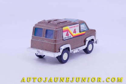 Le #5804 - Tootsietoys - Chevrolet - Van Chevy Blazer - Version Wagon avec Galeries - "TootsieToys 4 by 4 Off Road" est en vente sur Auto Jaune Junior ! Découvrez nos collections de diecast Minialuxe, CIJ, C-I-J, JRD, J-R-D,  Matchbox, Majorette… AutoJauneJunior.com : le site de vente en ligne et de partage pour les passionés de miniatures et collectionneurs de jouets anciens ! Des centaines de modèles en vente, et des nouveautés mises en ligne chaque jour à 21h00 !