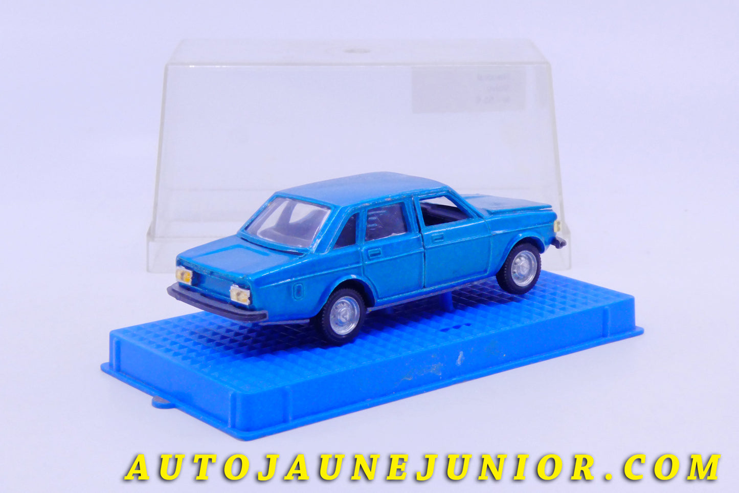 Le #5826 - Nacoral - Volvo - 144 Berline est en vente sur Auto Jaune Junior ! Découvrez nos collections de diecast Minialuxe, CIJ, C-I-J, JRD, J-R-D,  Matchbox, Majorette… AutoJauneJunior.com : le site de vente en ligne et de partage pour les passionés de miniatures et collectionneurs de jouets anciens ! Des centaines de modèles en vente, et des nouveautés mises en ligne chaque jour à 21h00 !